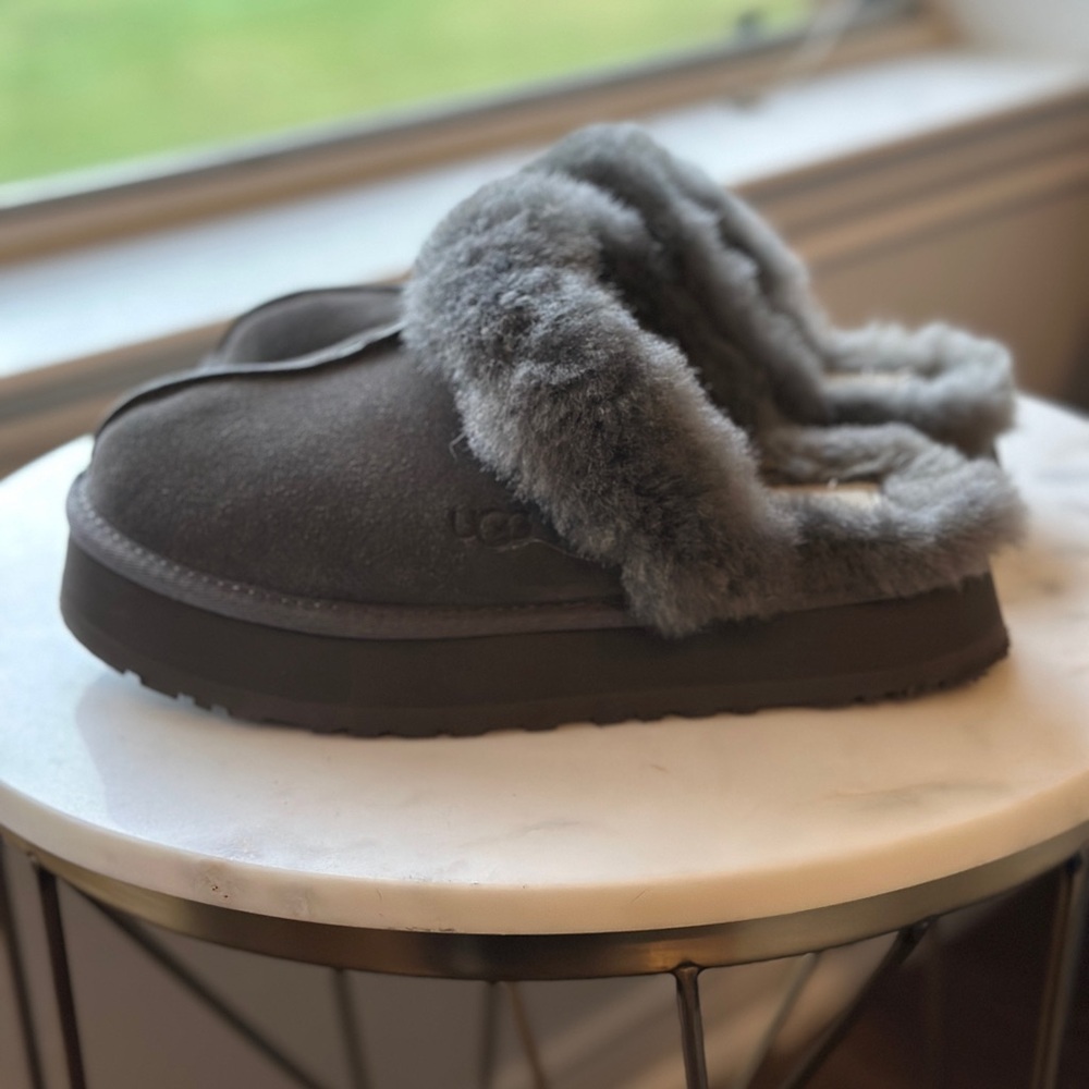 UGG Slides